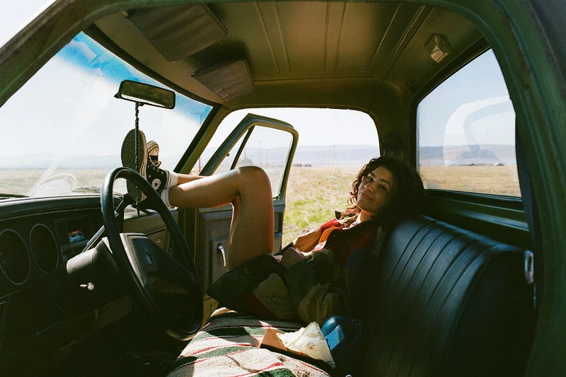 ニューバランス 2002R「サクラブルーム」：日本の美意識を宿した春の特別モデルが登場！