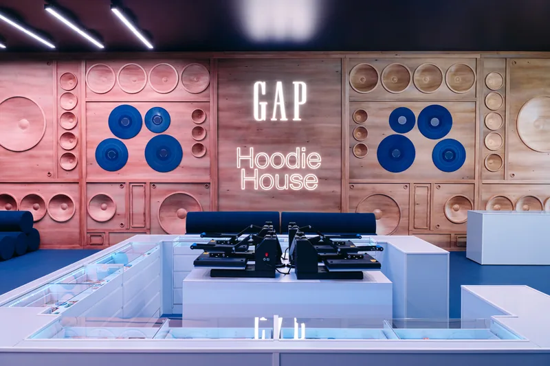 Gapが音楽とカルチャーを紡ぐ：Coachellaから読み解くブランドの進化とストリートの未来