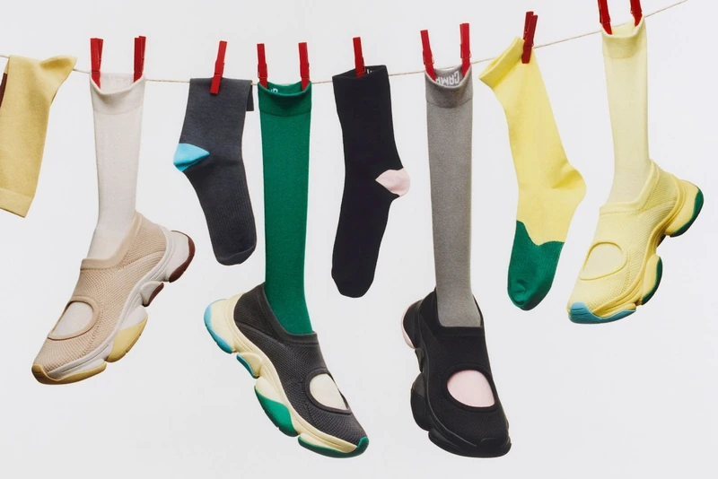 三宅一生 × Camperが放つ、新解釈のメリージェーン！アクティブに履きこなす「Karst Finch」が登場