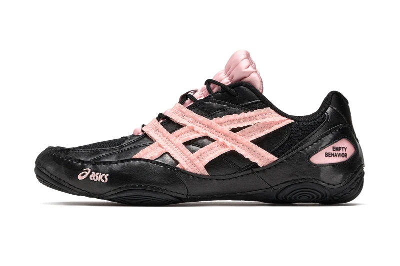 「ASICS × EMPTY BEHAVIOR HYPERSYNC」が常識を覆す！フリルで飾られたタイガーストライプ