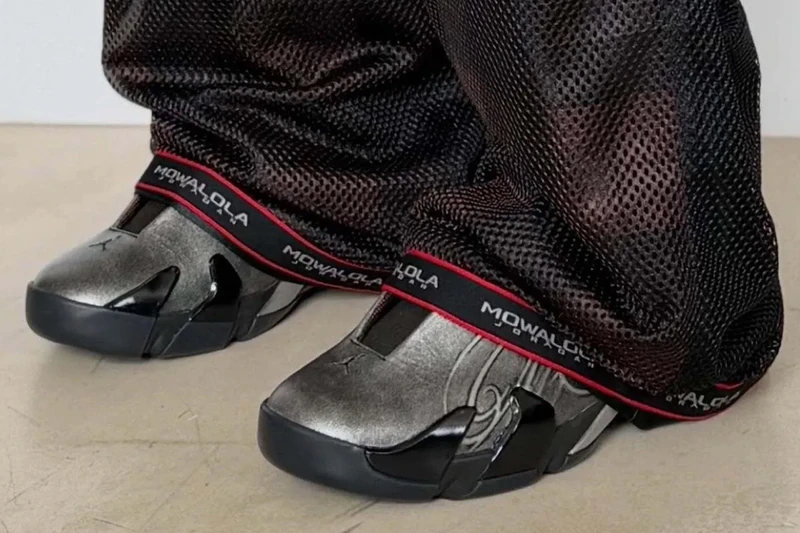 モワローラがAJ14を再構築！漆黒のクローム輝くハイファッションコラボが2026年登場か