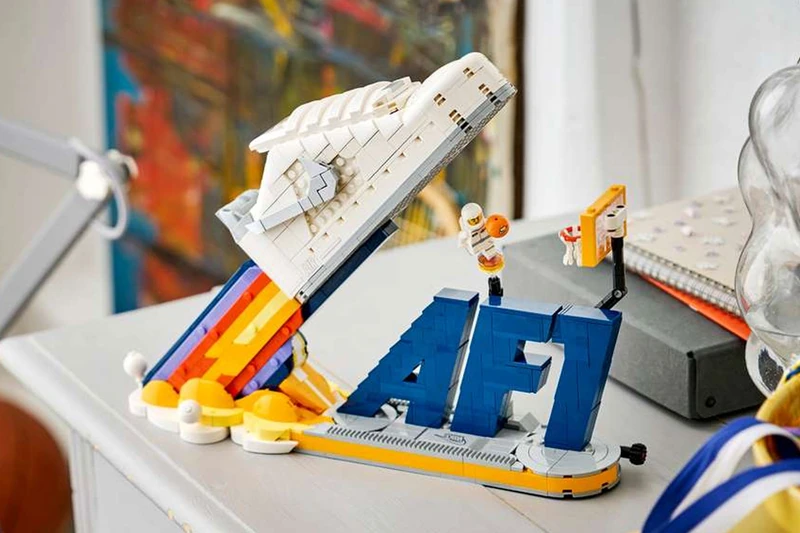 ブロックで組む伝説のAF1!LEGOとNikeが仕掛ける遊び心満載の宇宙プロジェクト