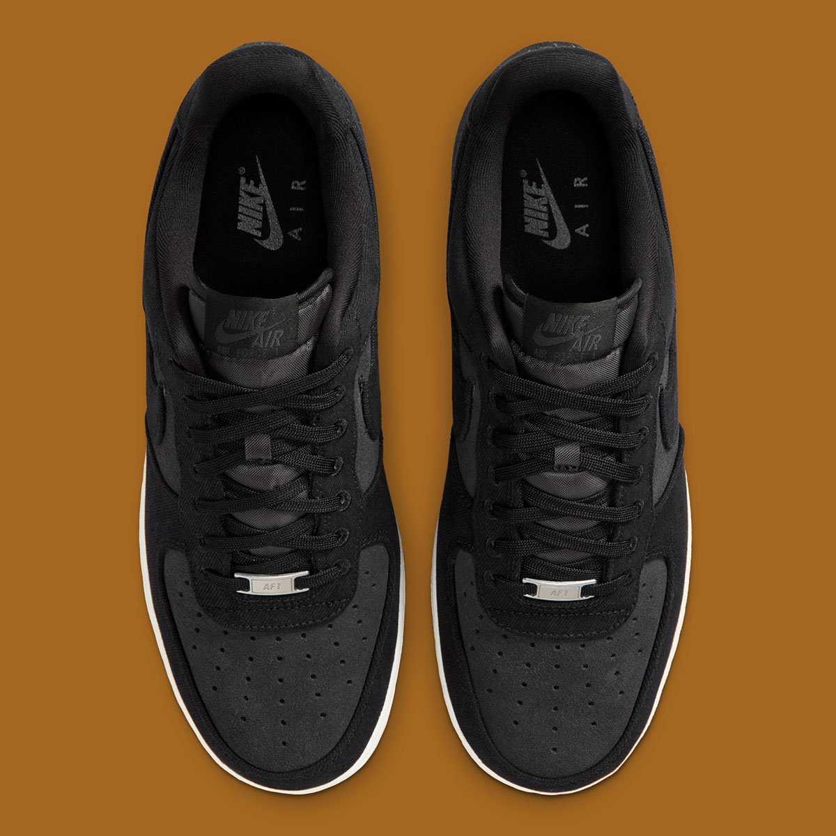 Nike Air Force 1 Lowにブラックキャンバスが登場