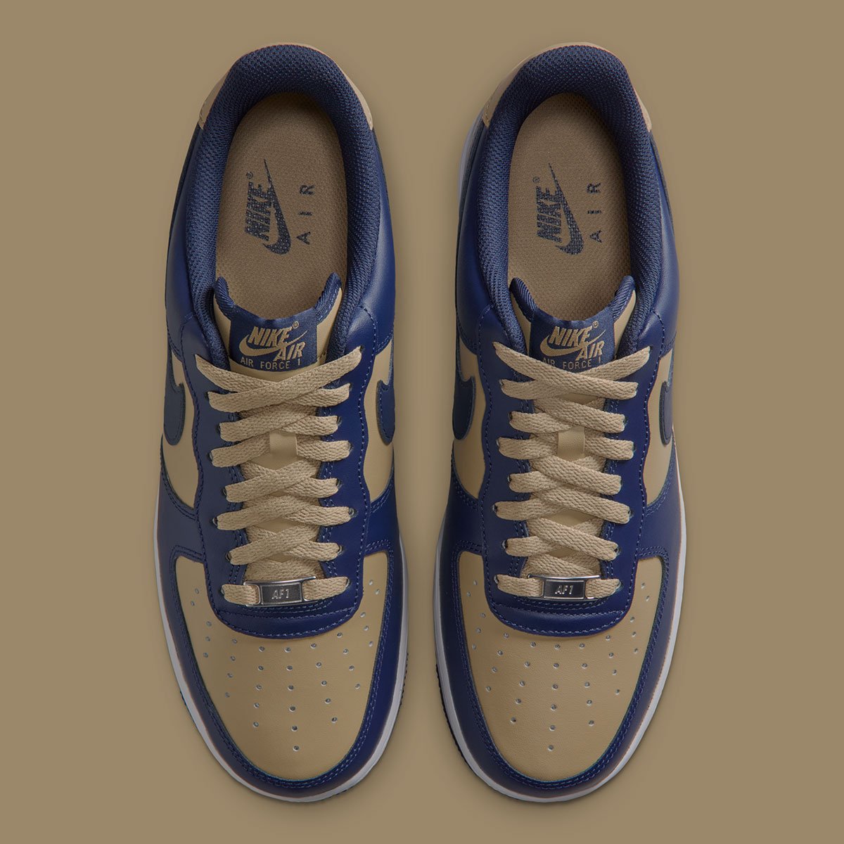 ナイキ エア フォース 1 ローが「パラシュートベージュ」と「オブシディアン」をミックス