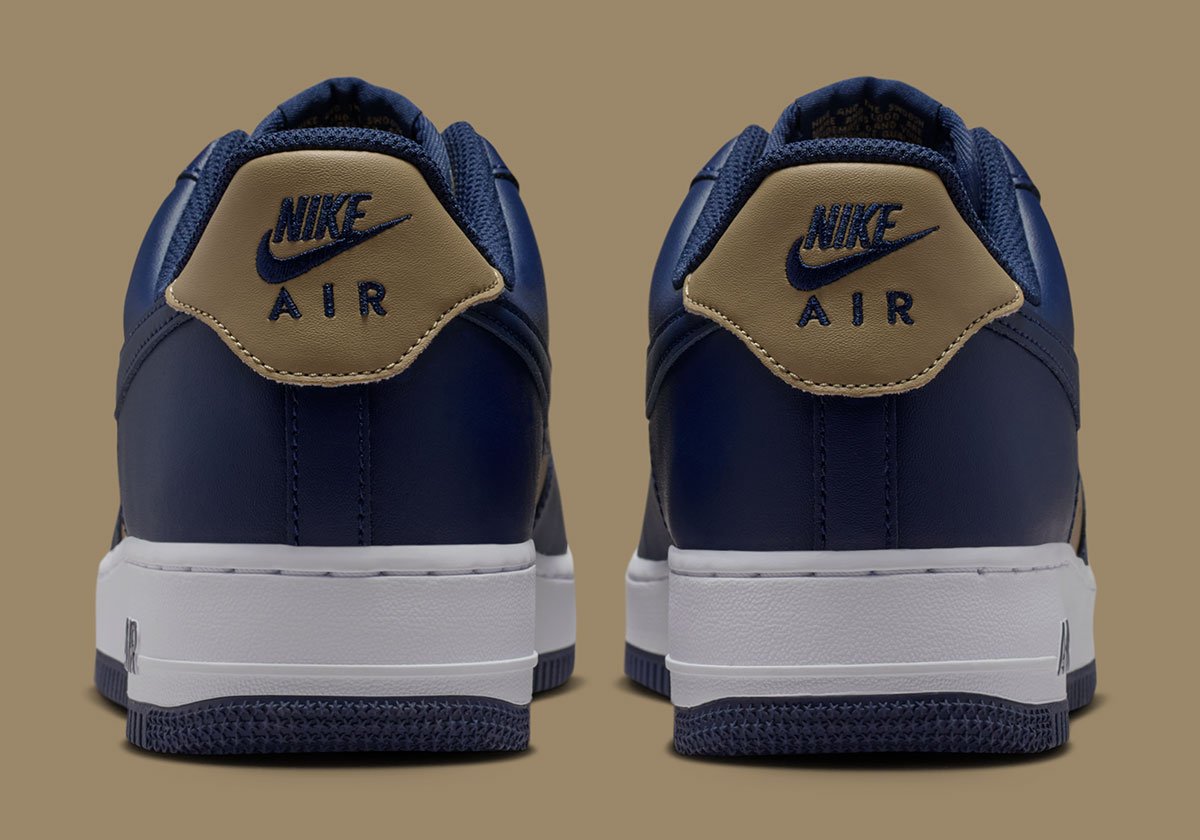 ナイキ エア フォース 1 ローが「パラシュートベージュ」と「オブシディアン」をミックス