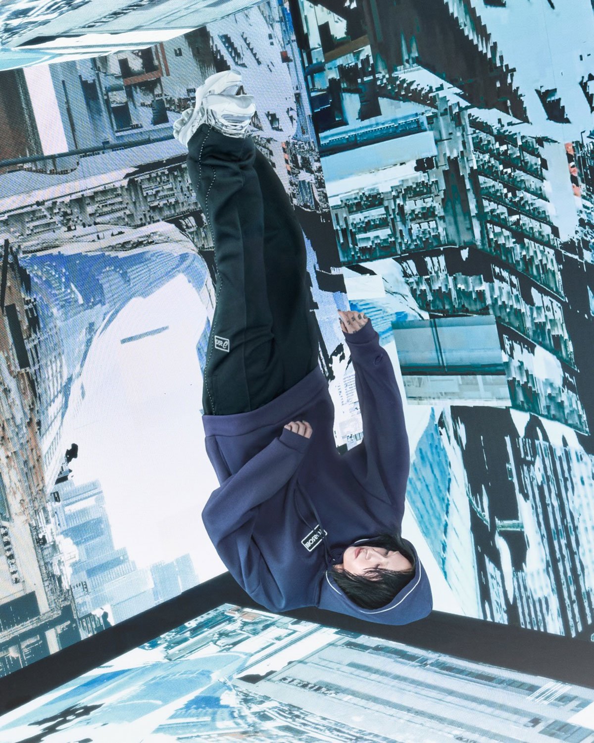 YOASOBI×ASICS、名曲「もう少しだけ」の世界観を纏うGEL-Kinetic Fluentが2026年登場！