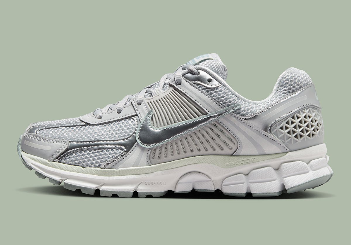 Nike Zoom Vomero 5が再び脚光！定番「Grey Fog」が新シーズンを告げる