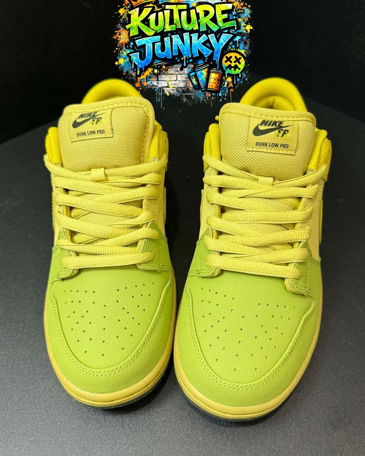 炎のグラフィックが2000年代の熱狂を呼び覚ます！Nike SB Dunk Low “Saffron Quartz”が2026年登場