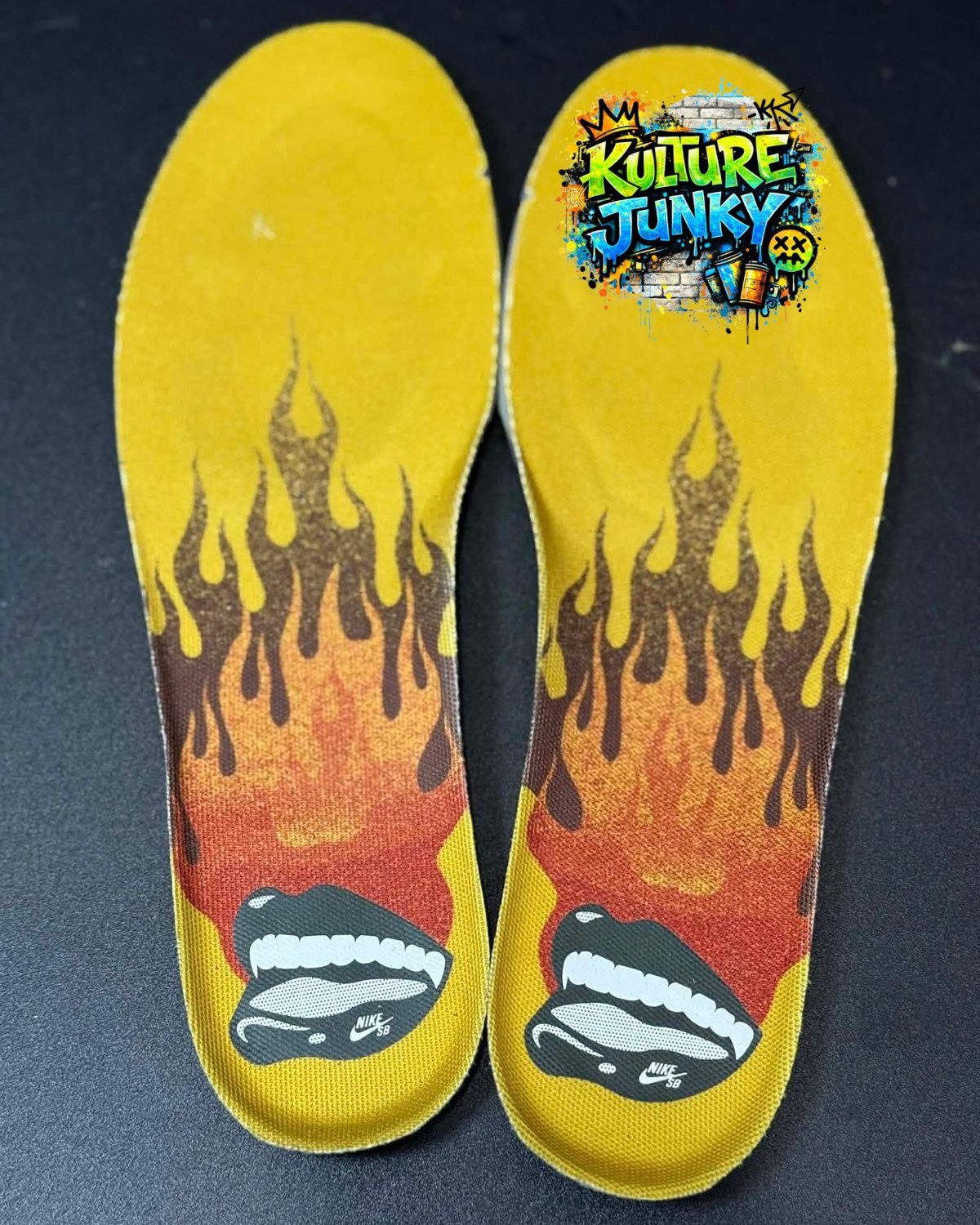 炎のグラフィックが2000年代の熱狂を呼び覚ます！Nike SB Dunk Low “Saffron Quartz”が2026年登場