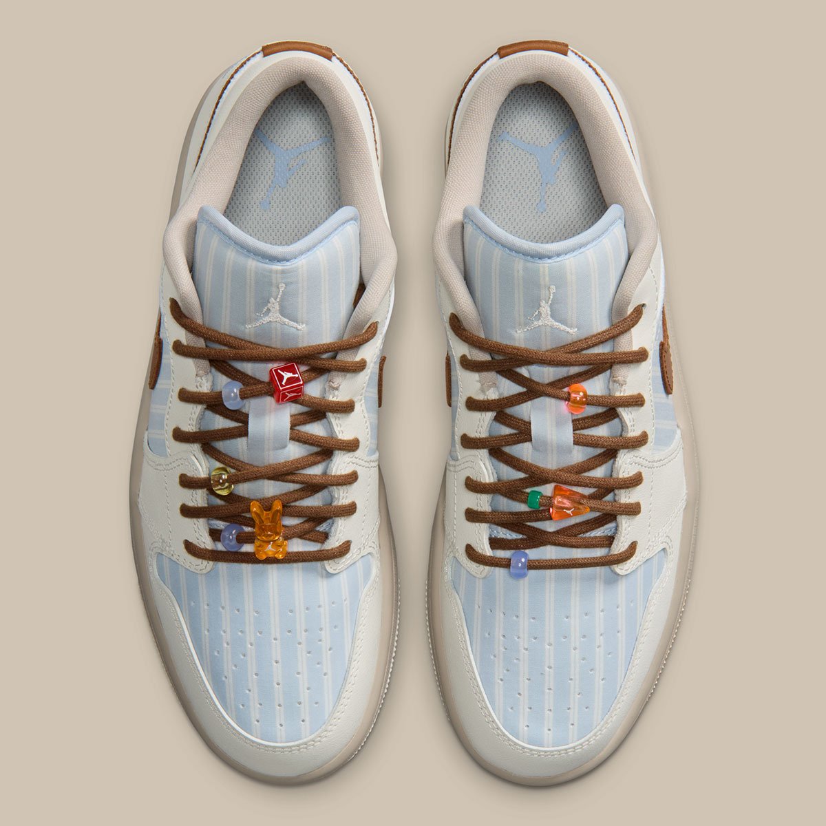 Air Jordan 1 Low “Pinstripes”：ドレッシーな装いに遊び心をプラス！