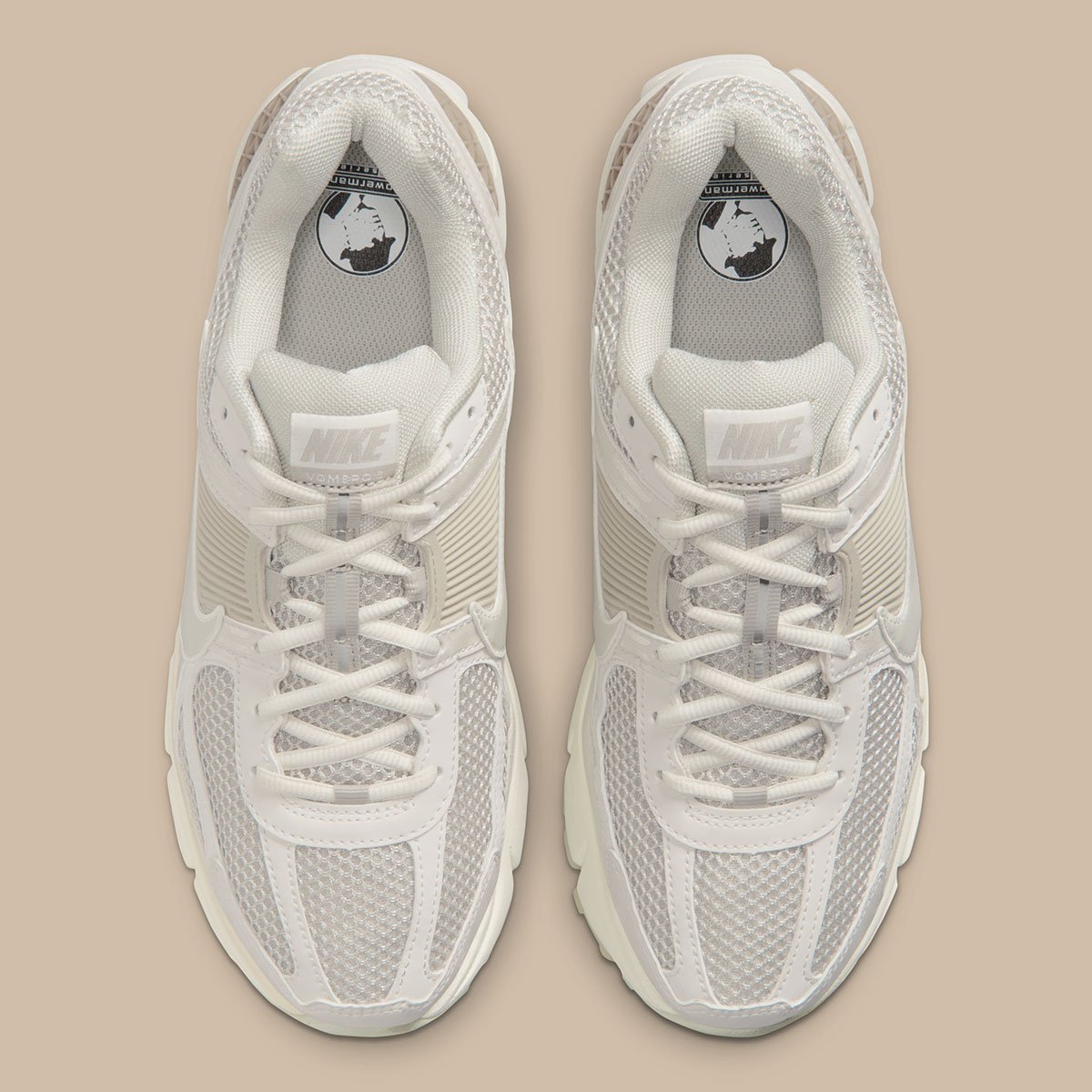 2026年夏、足元はこれ一択！Nike Zoom Vomero 5 "Phantom" が魅せる洗練された快適性