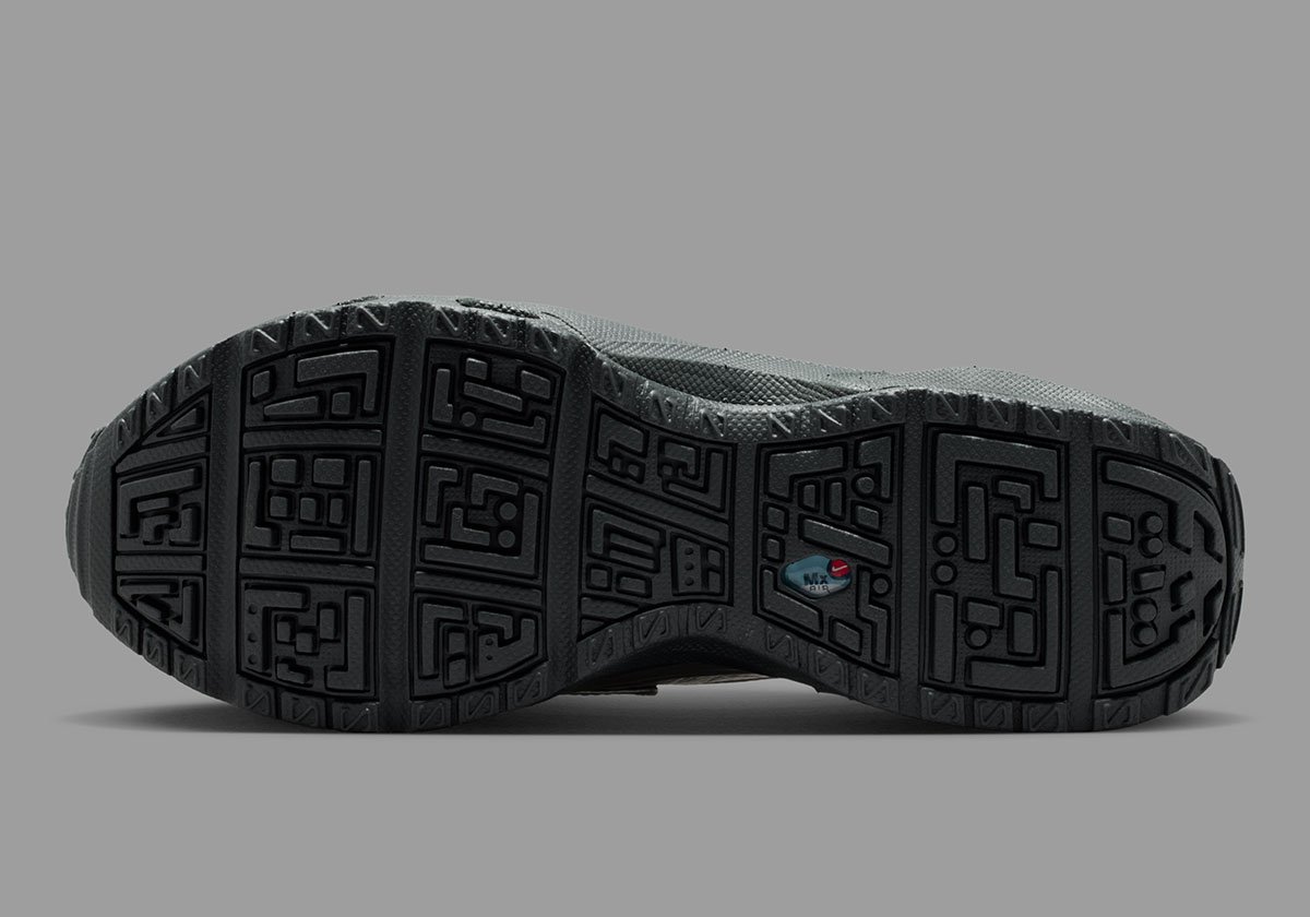 Nike Air Max Phenomenaに「コブルストーン」登場！Y2Kとフォーマルが融合した新境地