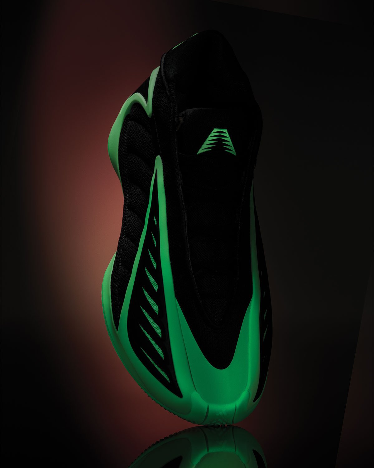 闇夜に光る野獣の輝き！アンソニー・エドワーズ 2 “Glow”がコートを席巻