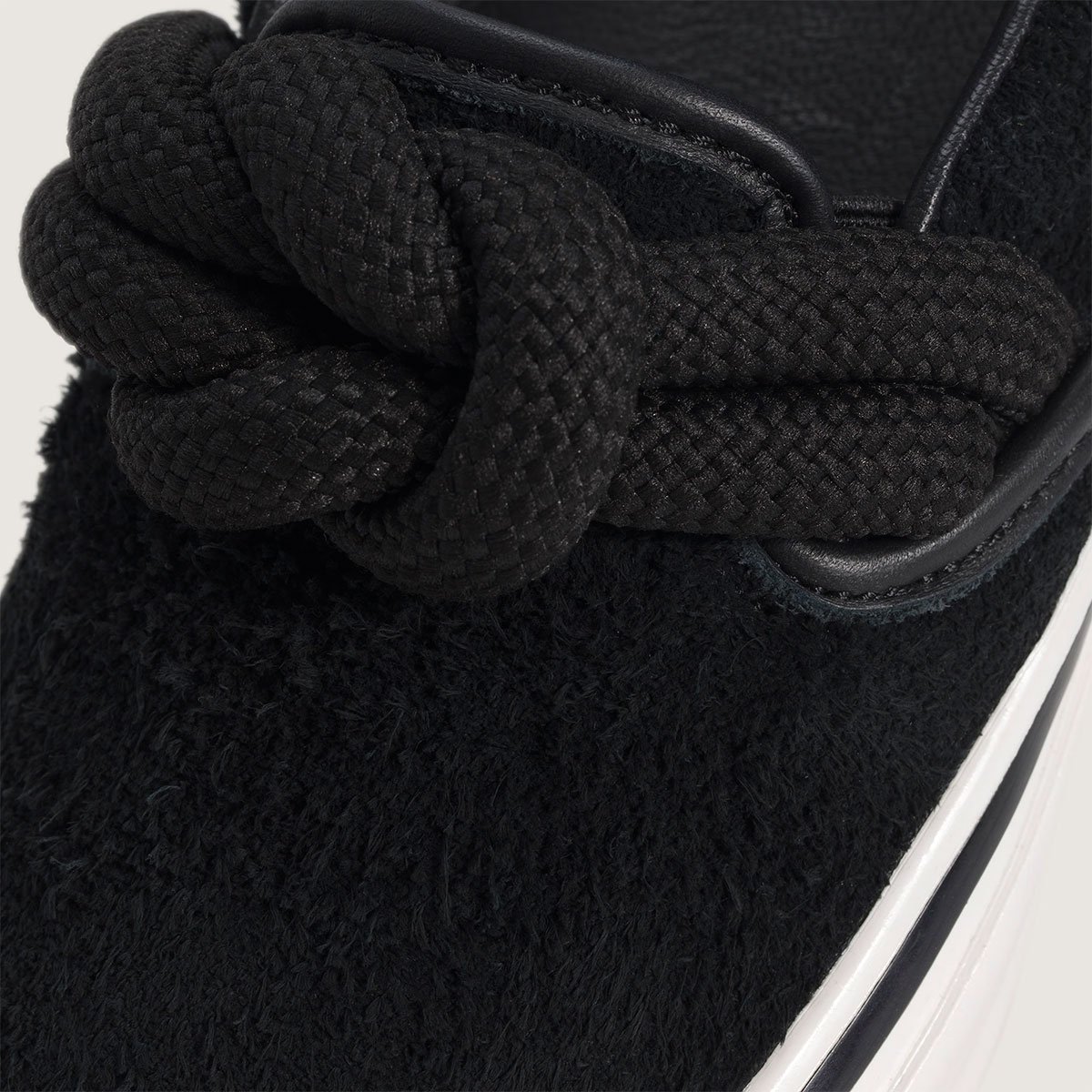 Vans OTW、伝統のSlip-On 98に大胆な「巨大ノット」デザインを投入！サーフカルチャーを再解釈した注目作