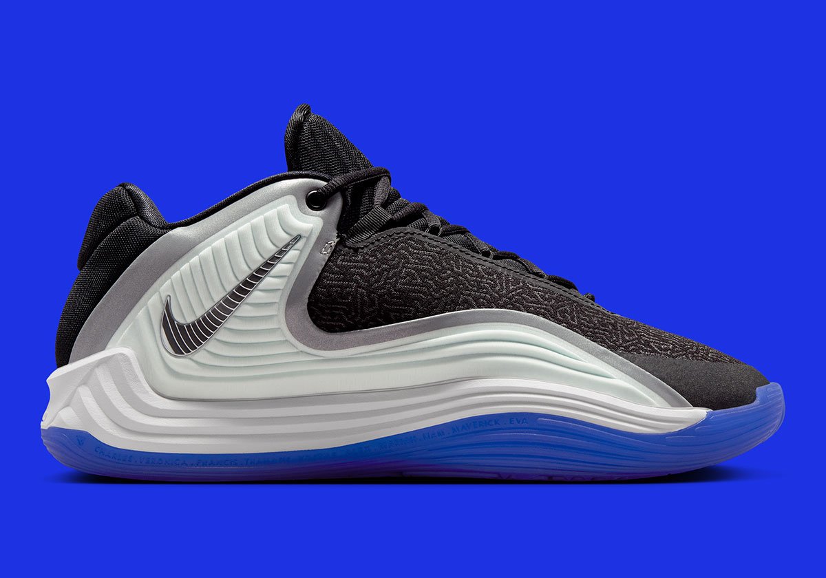 ナイキ ズーム フリーク 7 に新色“ロイヤル”が登場！暗闇で輝くギミックに注目