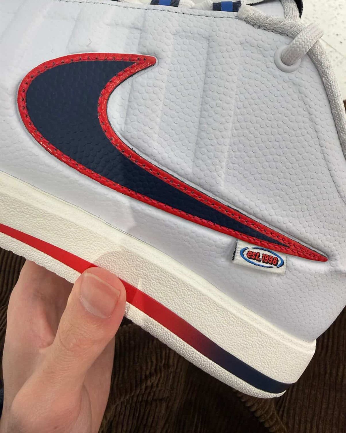 デビン・ブッカーの最新作「Nike Book 2」にWNBA30周年記念モデルが登場！レトロな魅力が光る一足