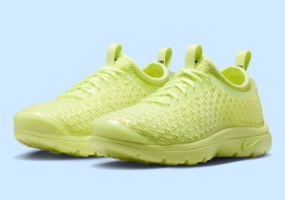 ナイキ Rejuven8が夏の足元を彩る！ポップなゼリーサンダルで登場