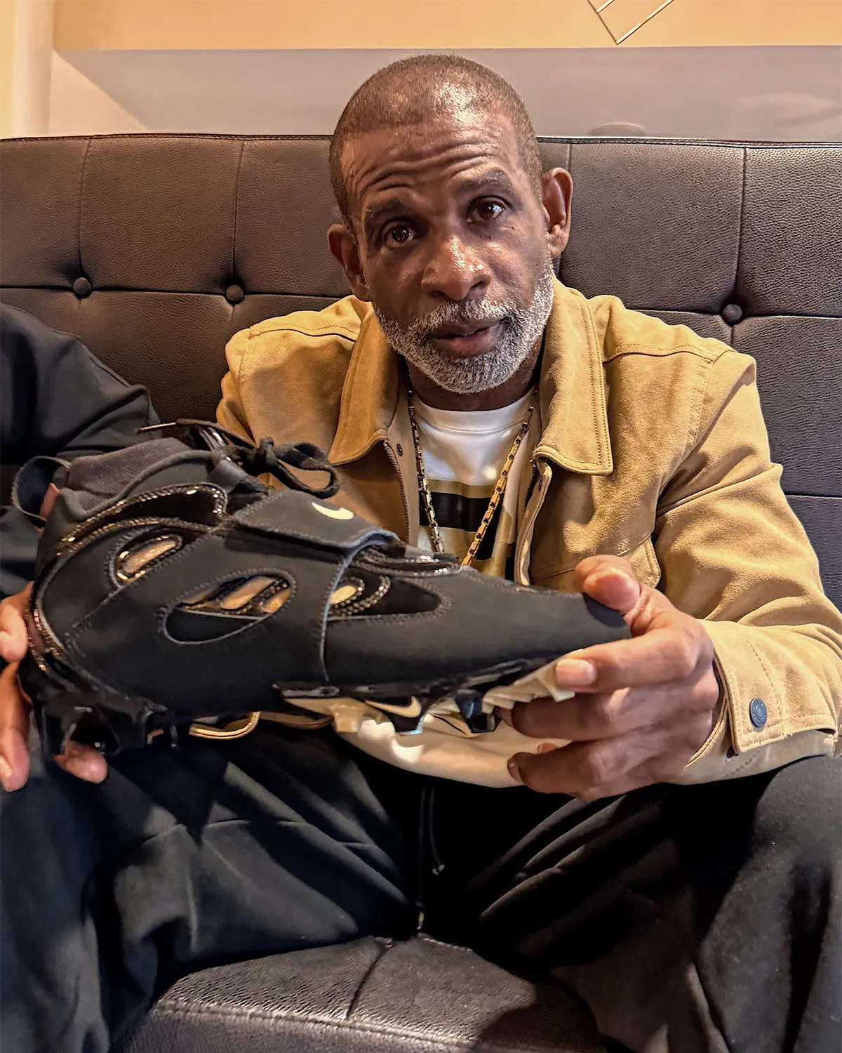 デイオン・サンダースの足元を彩る最新作！「Nike Diamond Turf 2 “Colorado”」がゲームチェンジャーとなるか？