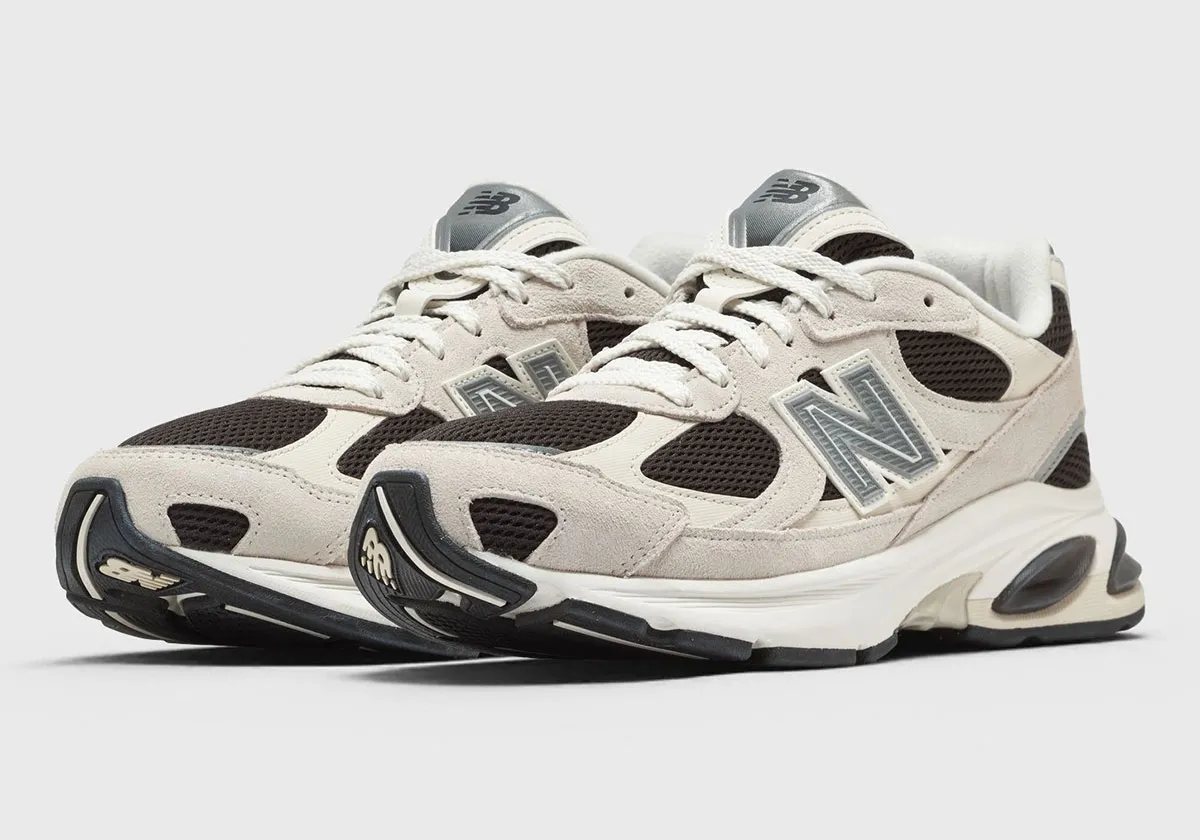 New Balance 2010に新色「Sea Salt/Black Cement」が登場！99XのDNAを受け継ぐ注目モデルを徹底解説