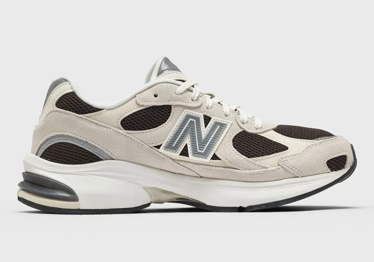 New Balance 2010に新色「Sea Salt/Black Cement」が登場！99XのDNAを受け継ぐ注目モデルを徹底解説