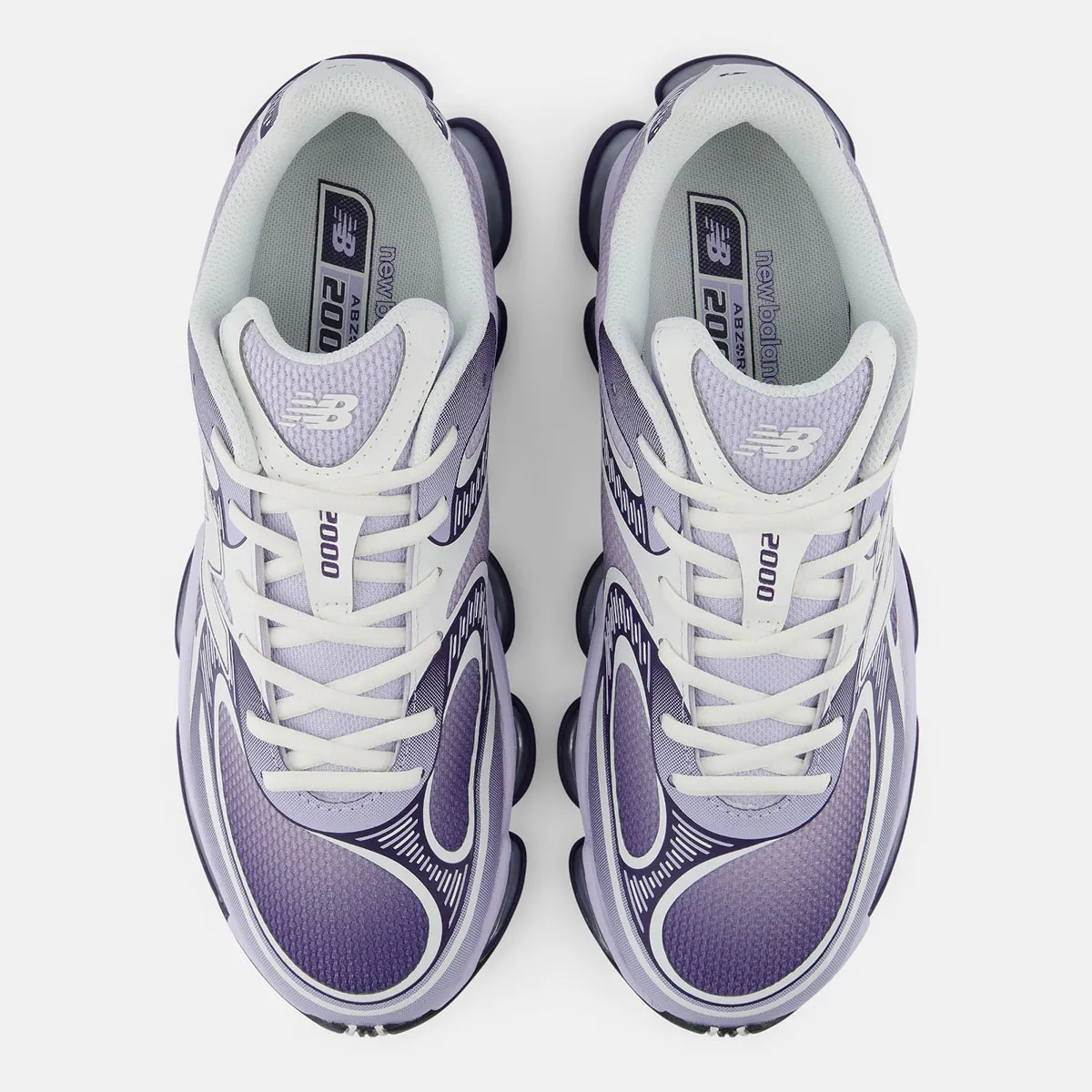 洗練された新色「Smoked Violet」を纏うNew Balance 2000、2026年登場へ