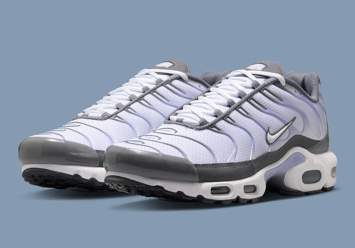 Nike Air Max Plusに新色「スモークグレー」登場！伝統と革新が織りなす魅惑の一足