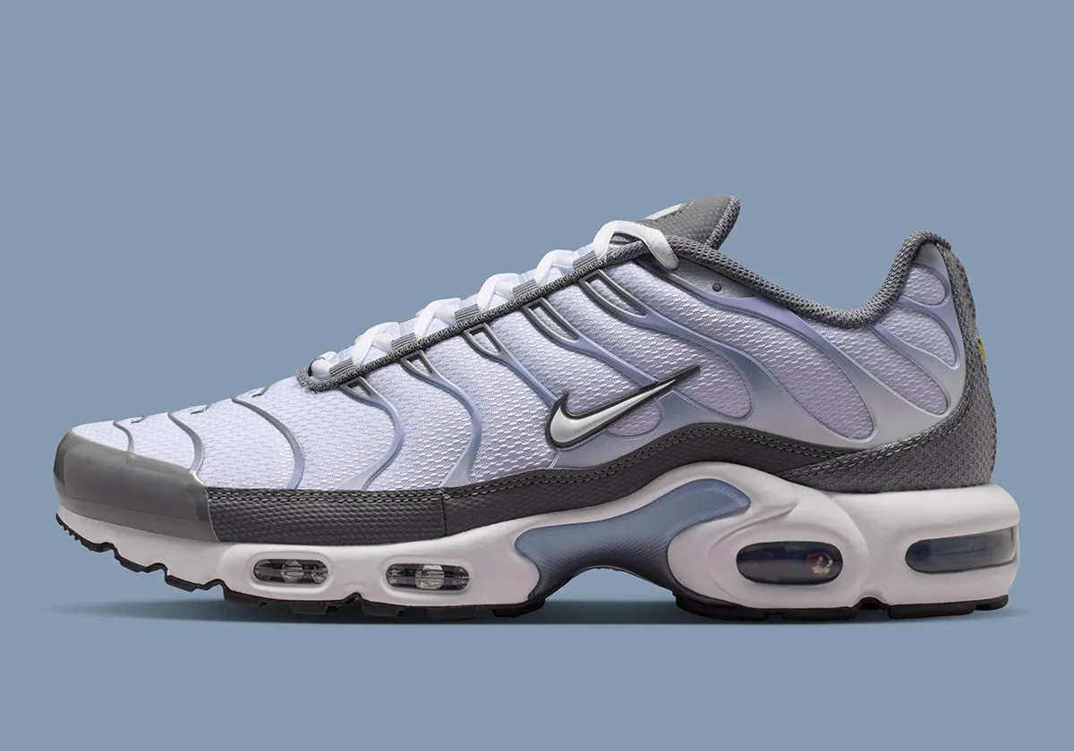 Nike Air Max Plusに新色「スモークグレー」登場！伝統と革新が織りなす魅惑の一足