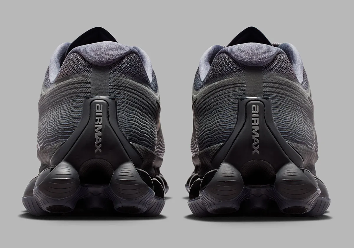 未来が波打つ！Nike Air Liquid Maxの新色「チームグレー」が登場
