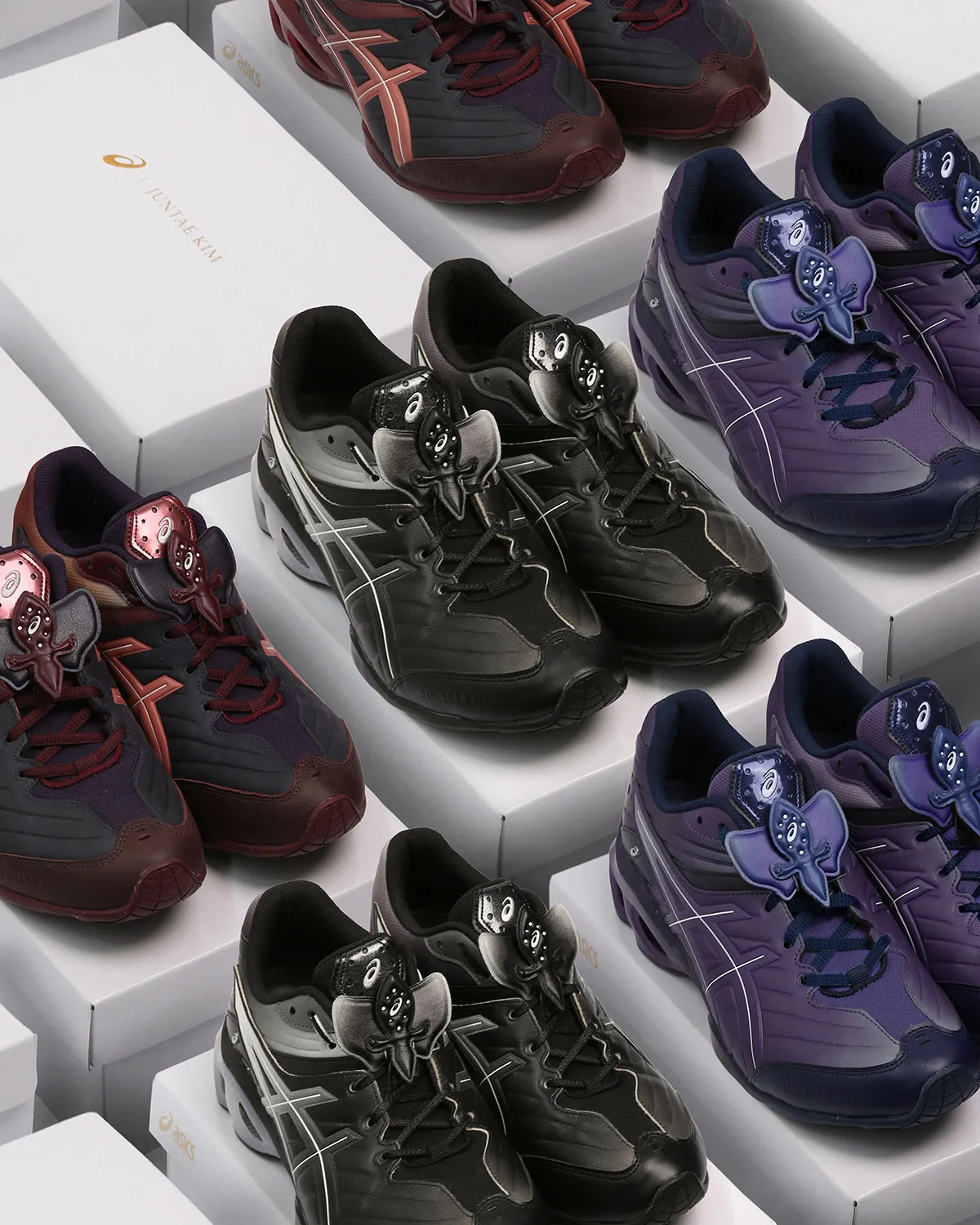 「ドレス」と「スニーカー」の境界を越える！JUNTAE KIM x ASICS GEL-KINETIC FRが提案する新世代スタイル