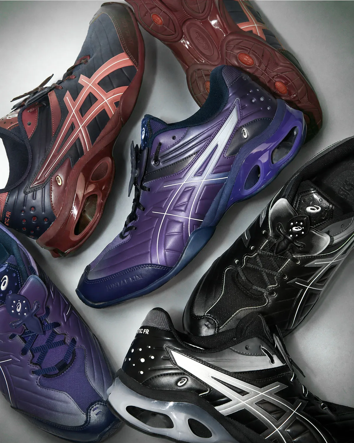 「ドレス」と「スニーカー」の境界を越える!JUNTAE KIM x ASICS GEL-KINETIC FRが提案する新世代スタイル