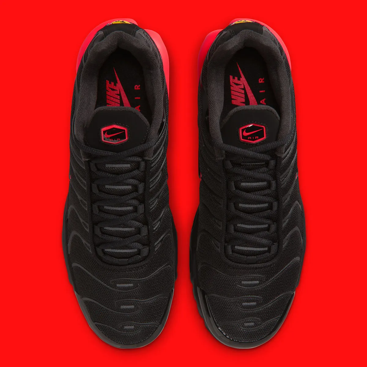 Nike Air Max Plusが魅せる新たな「Bred」の解釈：定番カラーに斬新なひねり