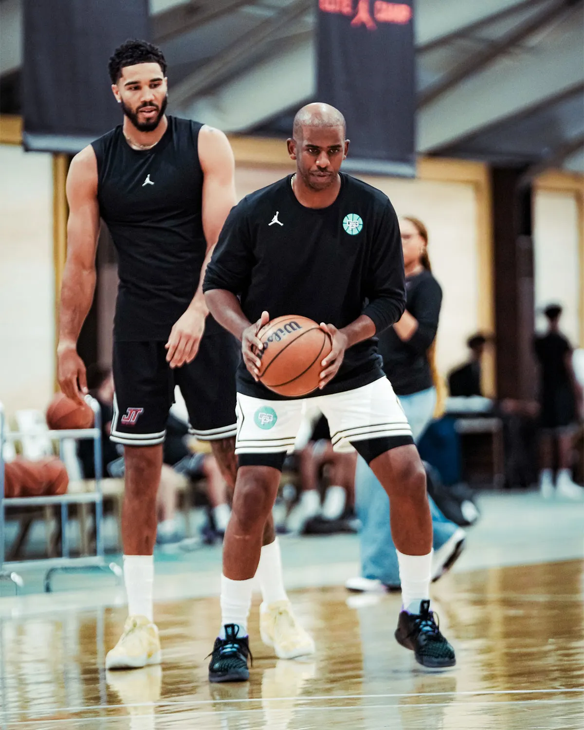 テイタム&CP3が次世代を育成!鮮烈カラーのジョーダンブランドPEがラスベガスに登場