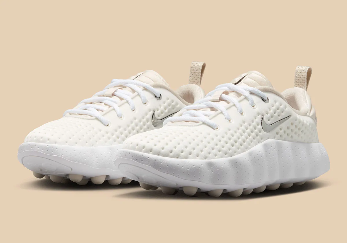 究極の履き心地と洗練された美学:Nike Mind 002 'Summit White'が魅せる新境地