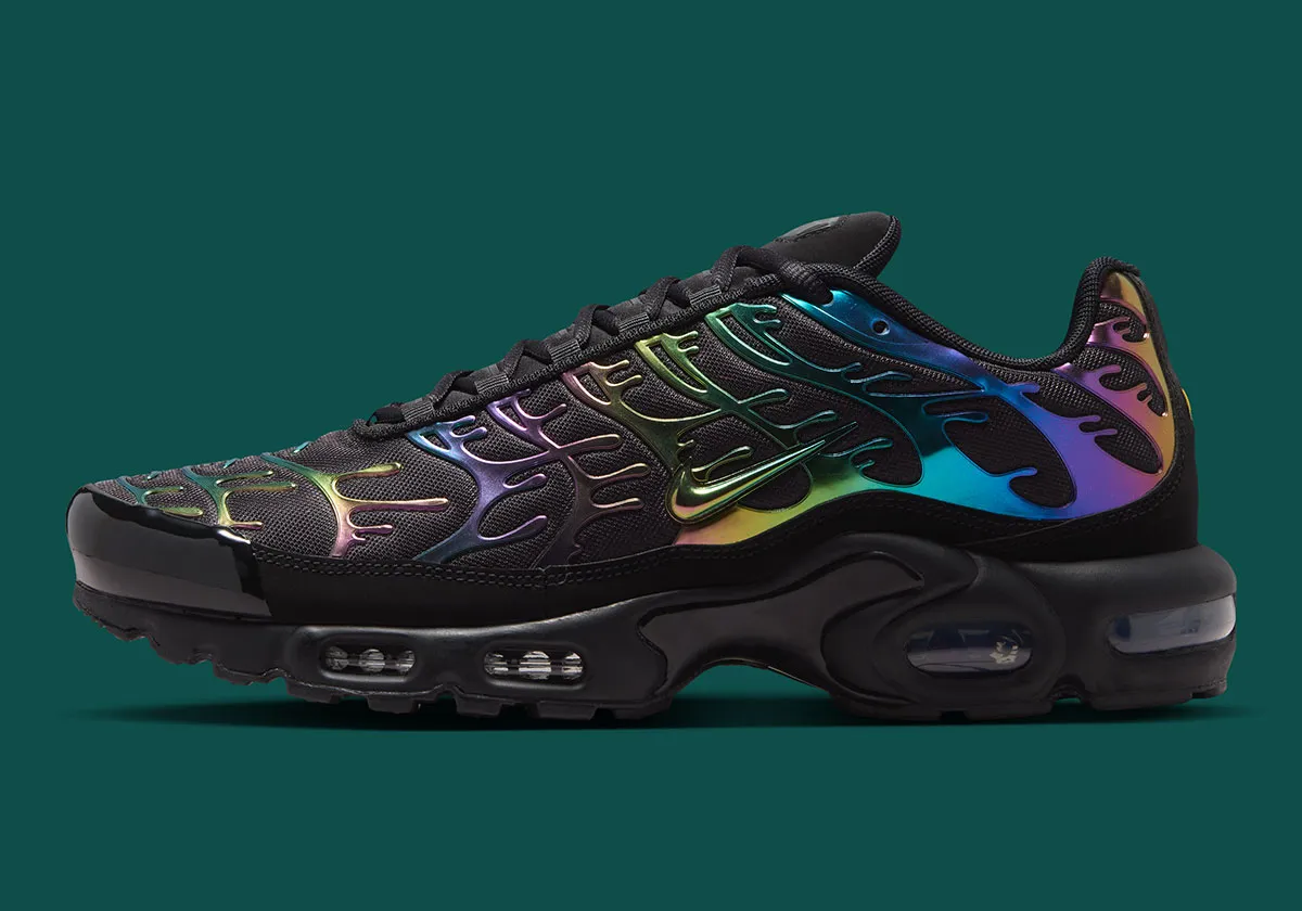 流れる色彩の芸術！Nike Air Max Plus "Lava Lamp"が放つ魅惑の輝き