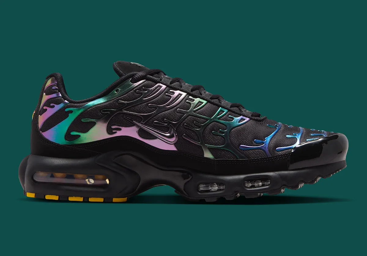流れる色彩の芸術！Nike Air Max Plus "Lava Lamp"が放つ魅惑の輝き