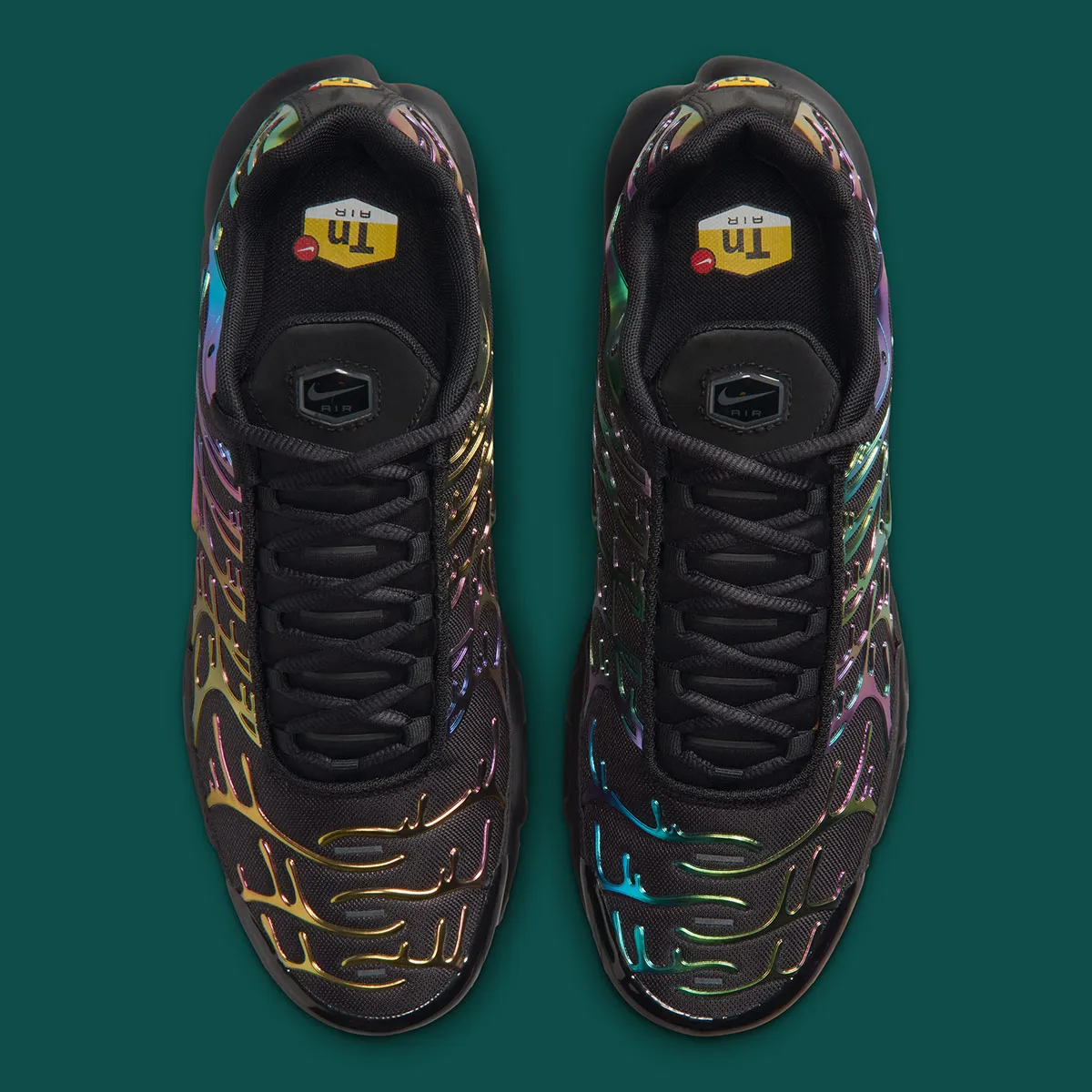 流れる色彩の芸術！Nike Air Max Plus "Lava Lamp"が放つ魅惑の輝き