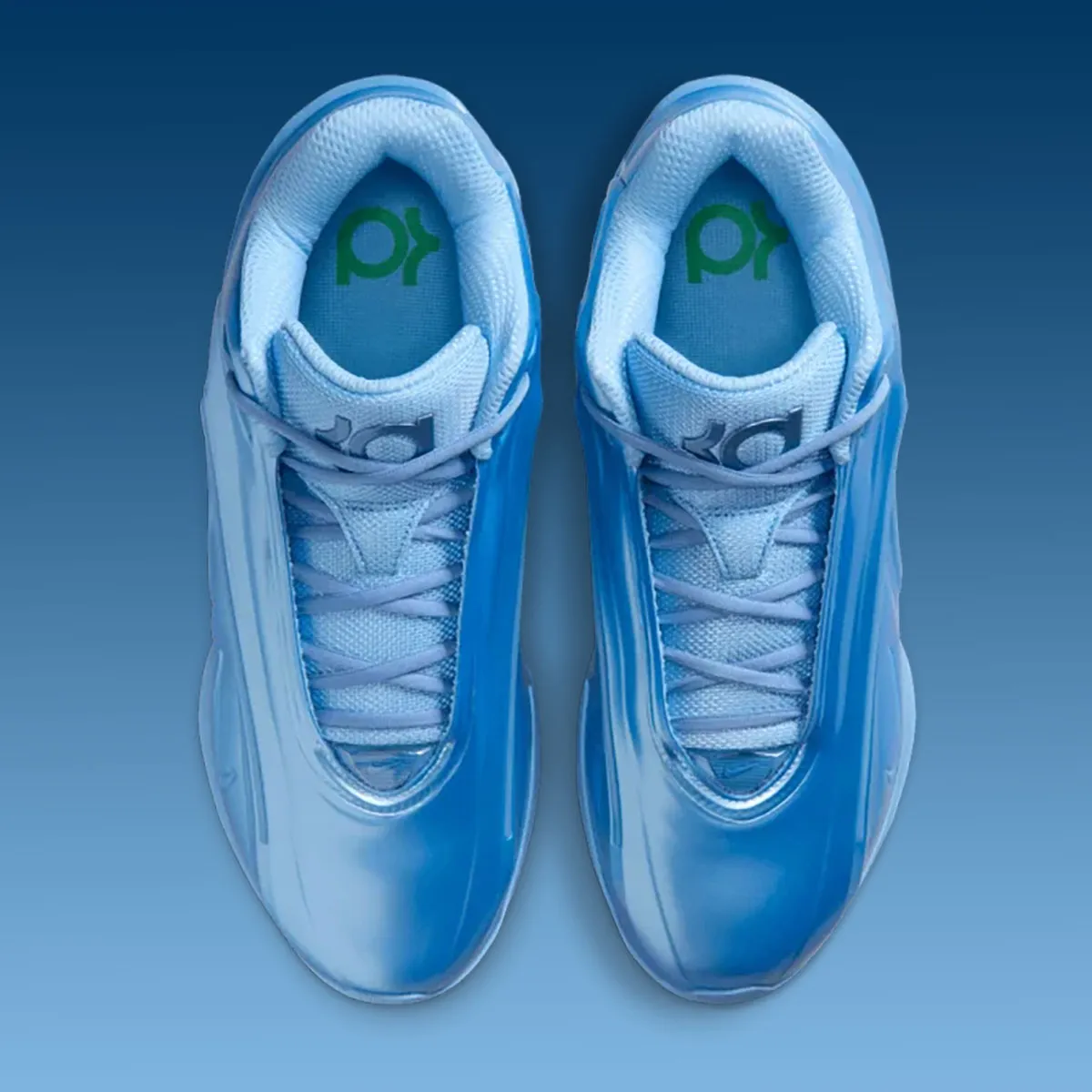 KD 19に鮮烈な「ブルーベリーブラスト」登場!ドレイクも認めた魅惑のモノクロームブルー