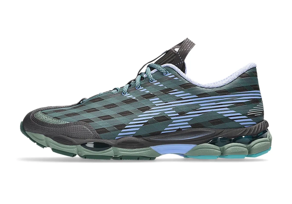 キコ・コスタディノフの審美眼が光る。ASICS「US-8 SJ33」が蘇らせるミニマリズムの真髄