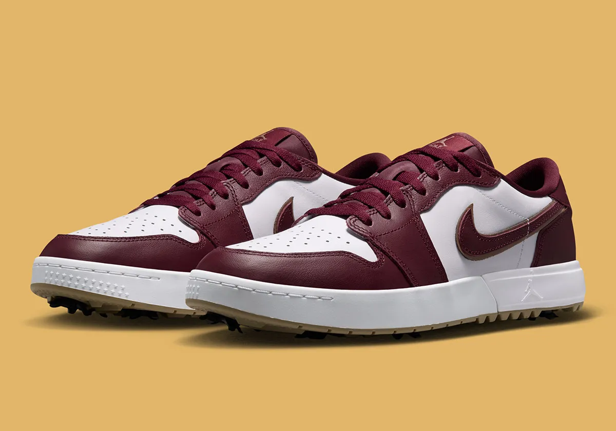 ゴルフコースで差をつける。AJ1 Low Golfに「ダークチームレッド」の気品漂う新色が登場