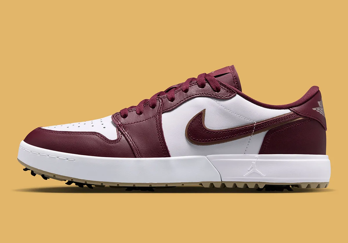 ゴルフコースで差をつける。AJ1 Low Golfに「ダークチームレッド」の気品漂う新色が登場