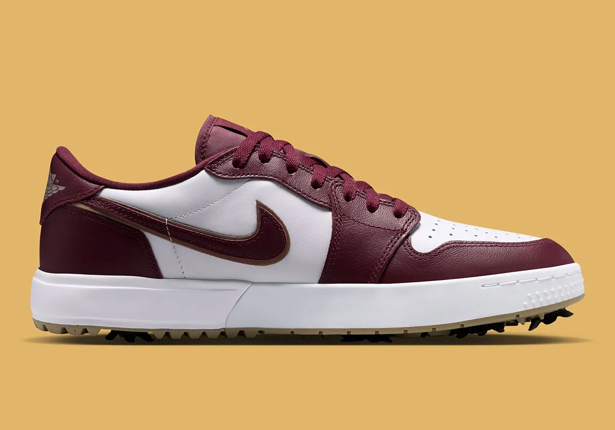 ゴルフコースで差をつける。AJ1 Low Golfに「ダークチームレッド」の気品漂う新色が登場