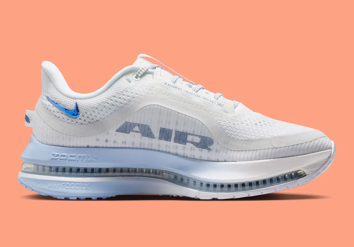 走る楽しさを彩るグラデーション。Nike Pegasus Premiumの新作「ホワイト/アルミニウム」が登場