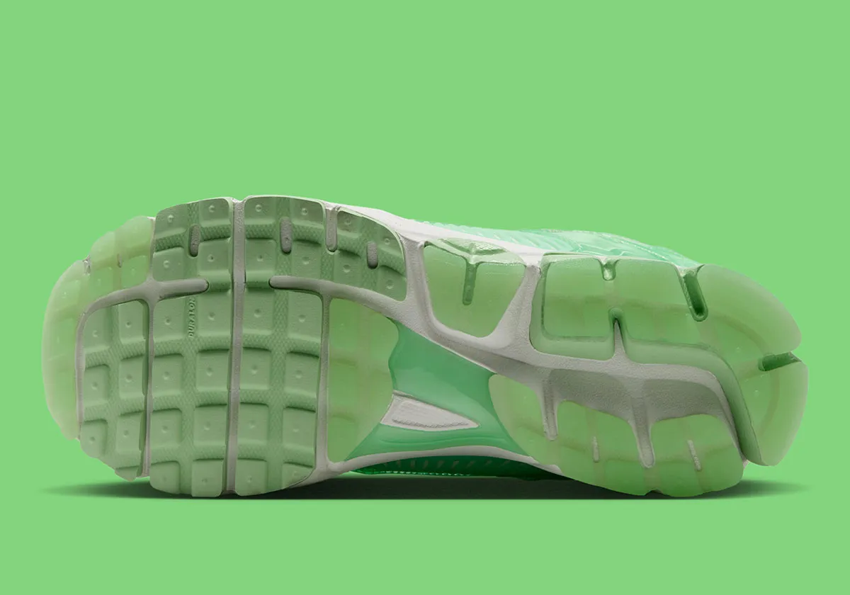 懐かしのゼリーサンダルがテックランナーに変身！Nikeの「ジェリーパック」が遊び心満載