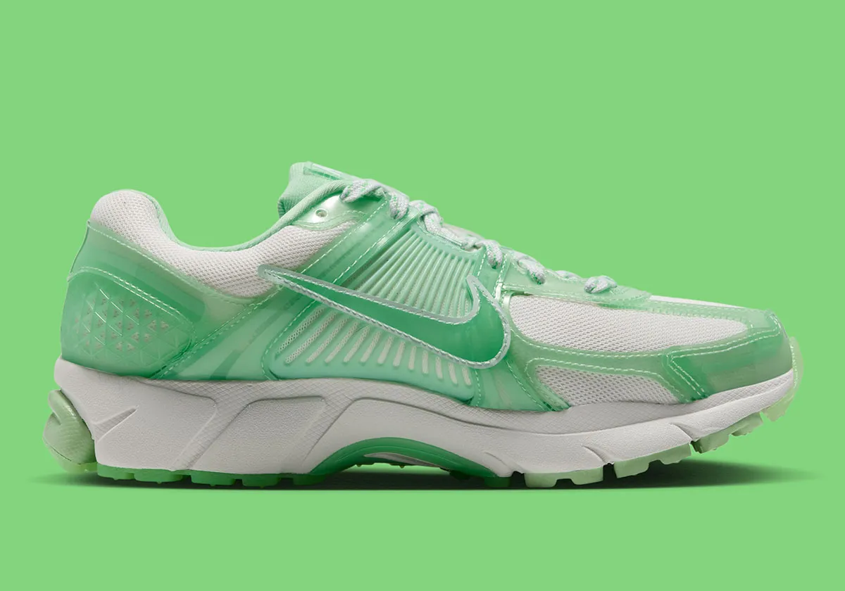 懐かしのゼリーサンダルがテックランナーに変身！Nikeの「ジェリーパック」が遊び心満載