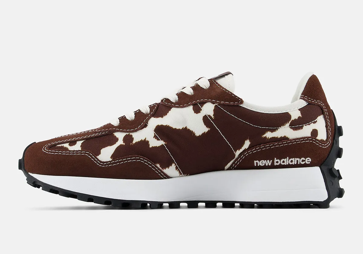 足元に遊び心を。New Balance 327からトレンドの「カウ柄」を纏った新作が登場