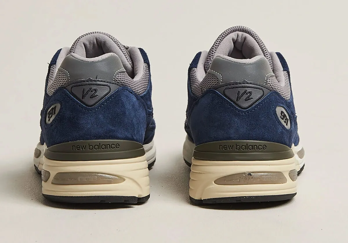 深まる秋を彩る、New Balance 991v2の新色「インシグニアブルー」がスタンバイ