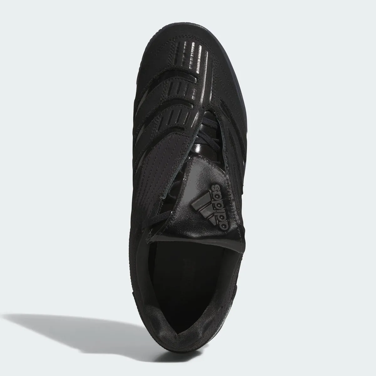 ゴルフブランドが仕掛ける異端の傑作。Metalwood × adidas Predator Sala “Triple Black” が放つ異彩