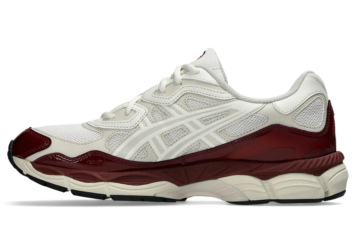 艶めく赤の衝撃。ASICS GEL-NYCに纏うパテントレザーの新たな表情