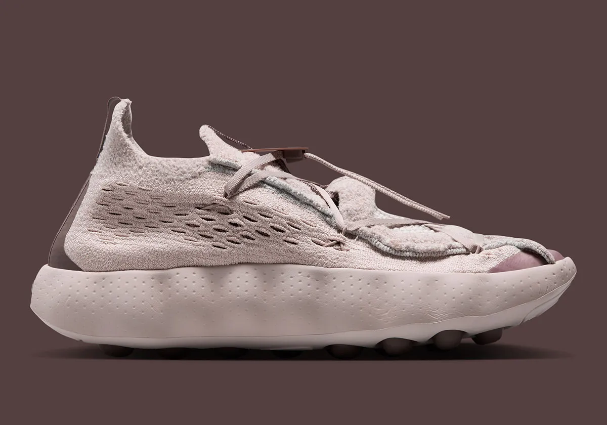 砂丘を纏うミニマリズム。Nike Mind 002 Flyknitに洗練の「サンドドリフト」が登場