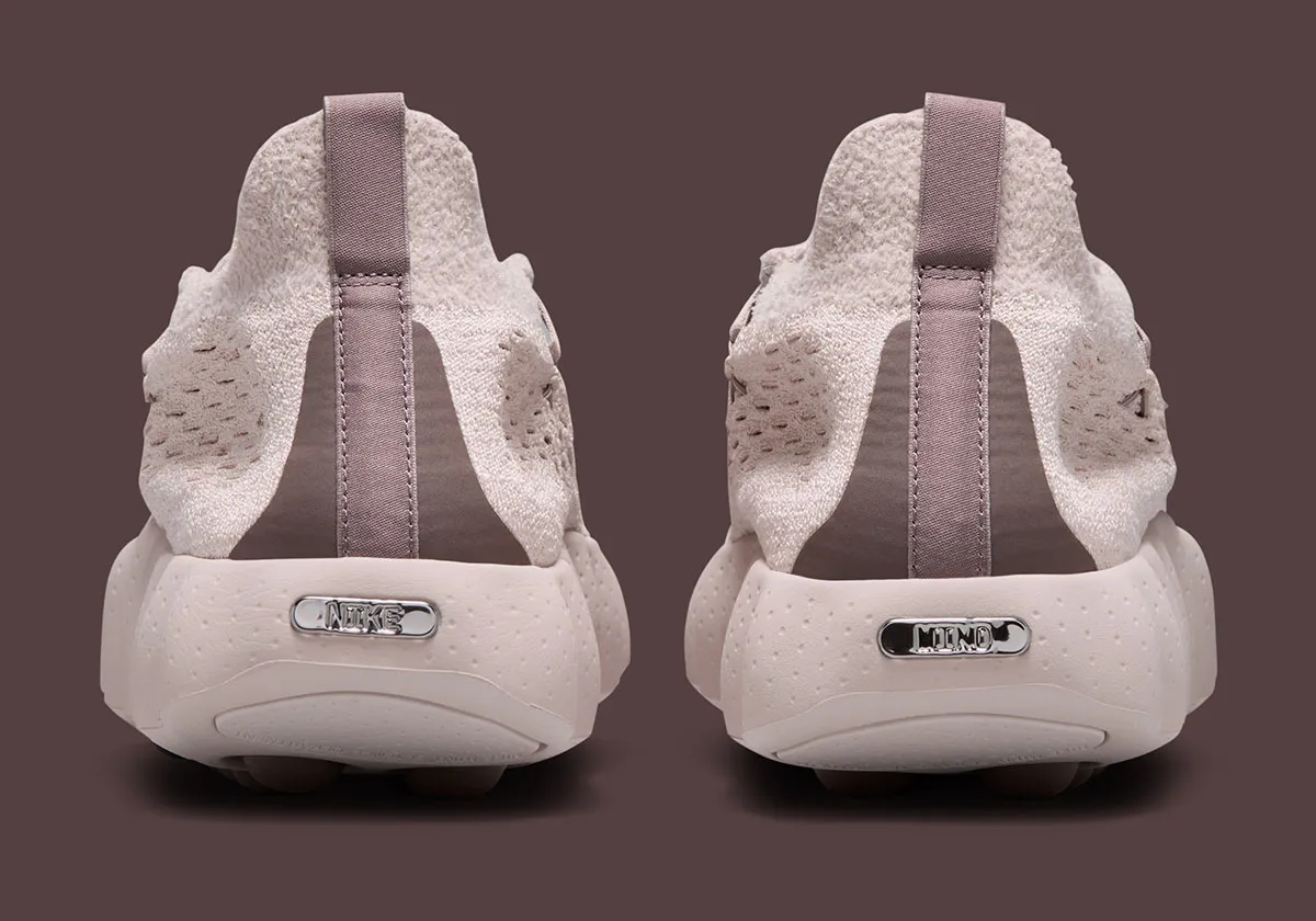 砂丘を纏うミニマリズム。Nike Mind 002 Flyknitに洗練の「サンドドリフト」が登場